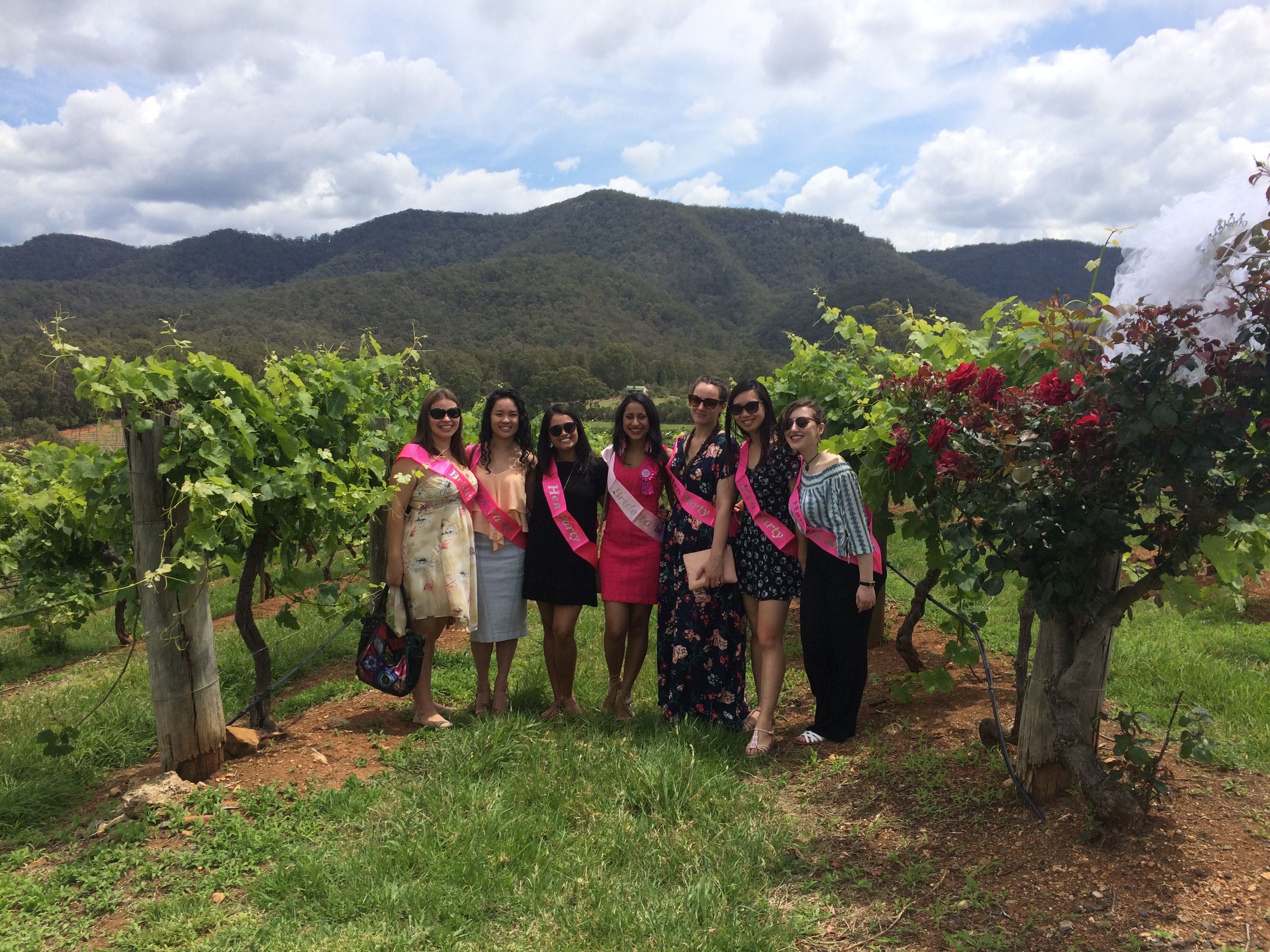 Hunter Valley Vineyard Group Bus Trips Image -5b1f2e3062075
